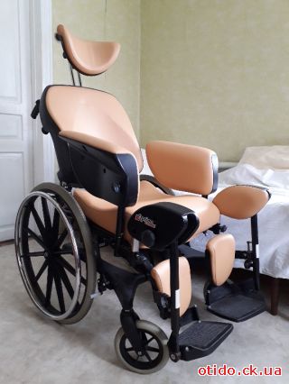 Крісло-коляска инвалидная 