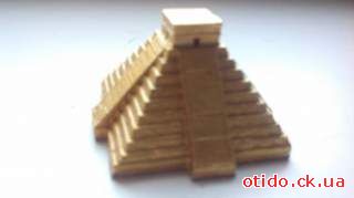 Пирамида из оргоните цвет золото