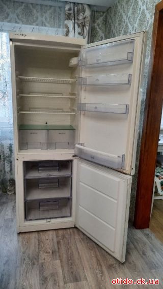 Холодильник ZANUSSI ZRB 334 W