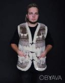 Жилетка мужская теплая двухсторонняя из овчины с узором &laquo;Олени&raquo;