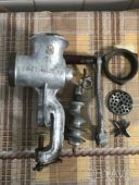 Мясорубка механічна ручна чугунна.