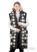 Жилетка женская двухсторонняя длинная с капюшоном из овчины с узором "Ромб"