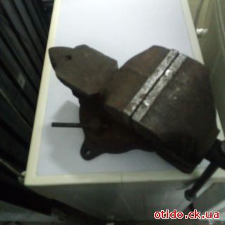 Тиски слесарные