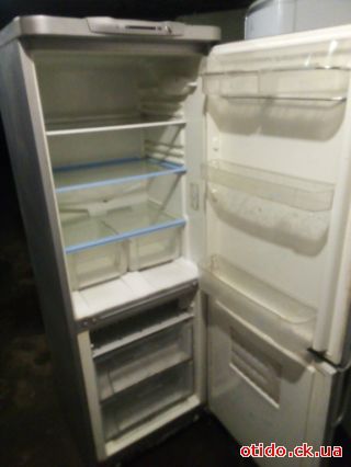 Холодильник INDESIT