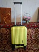 Чемодан на колесах 45х34х22см