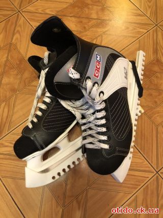 Коньки хокейні 42 розмір