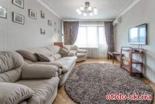 Здам 2х кімн кв-ру в центрі по вул.Незалежності 8500грн/міс