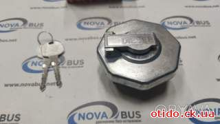 Кришка паливного бака D=67мм з замком NLR85/NMR85/NPR75/N 8982013690