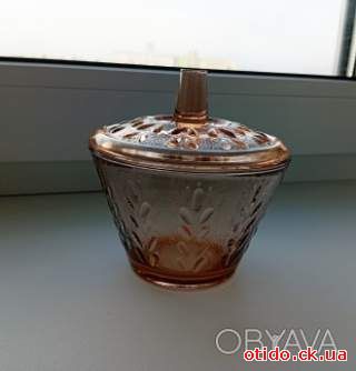 Скляна цукорниця з кришкою