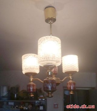 Люстра трехрожкова