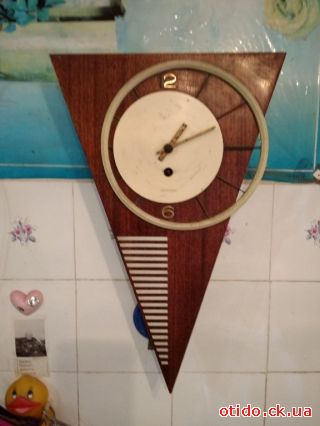 Годинник механічний настінний