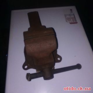 Тиски слесарные