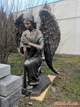 Пам'ятник загиблим захисникам