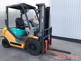 Вилковий автонавантажувач Komatsu на великих 12 колесах. Модель:FG20C